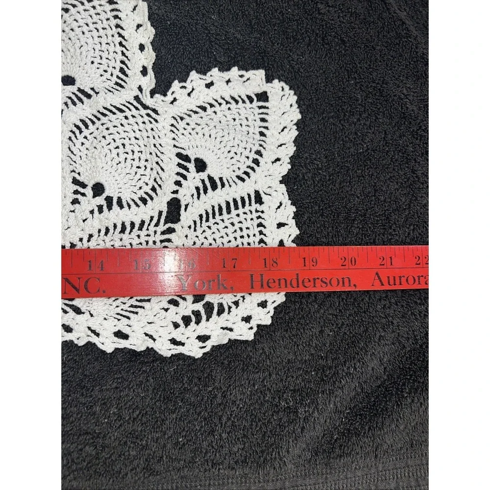 VINTAGE‎ DOILY CROCHET LACE ANTIMACASSAR CHAIR BACK COVERS PINEAPPLE PATTERN (8)